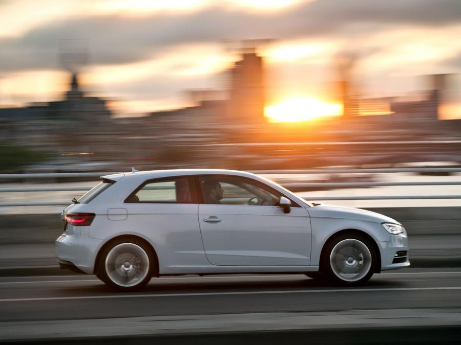  Audi A3 1.8T (8V) 2012 года  (UK) (фото 18 из 30)
